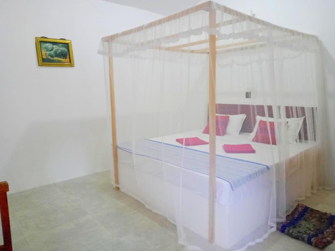 Arachchi Guest House Mirissa Exterior foto